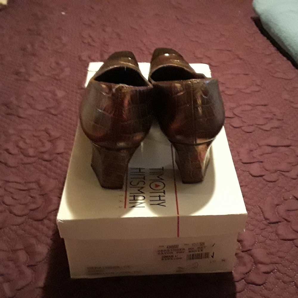 Shoes - Picture 2 of 3